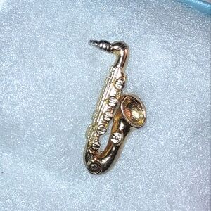 Gold Saxophone Tac Pin